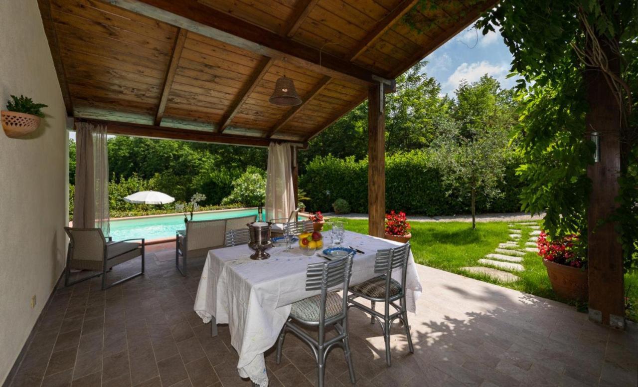 Villa Con Piscina Esclusiva Nel Verde ルッカ エクステリア 写真